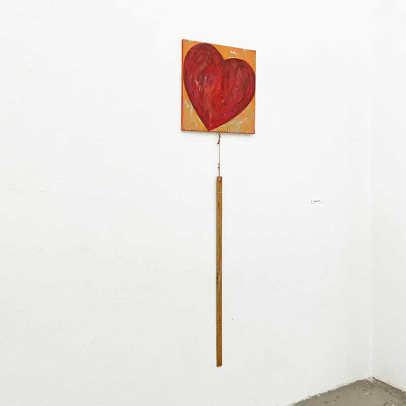 Das Versprechen, 1993 • Acryl, Öl und Lack auf Leinwand, Schnur, Maßstab, ca. 182 × 45 cm; © Stefan Kraft / VG Bild-Kunst, Bonn 