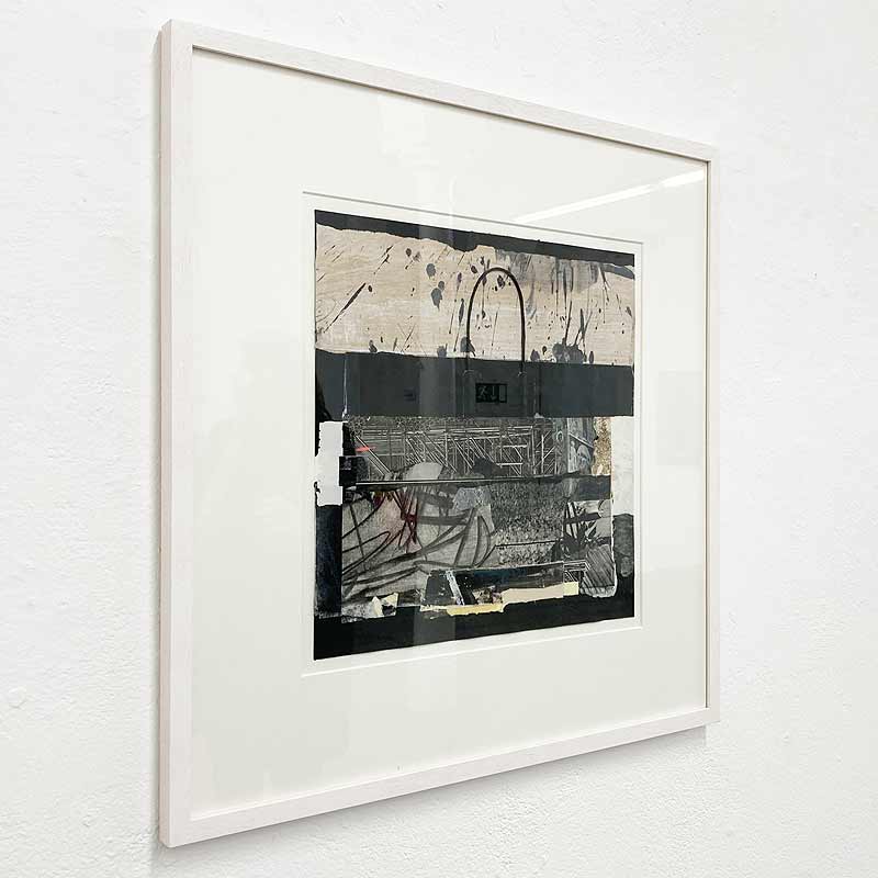 ohne Titel (Tasche '25/II), 2025; Mischtechnik auf Papier, ca. 44 × 44 cm, © Stefan Kraft / VG Bild-Kunst, Bonn 